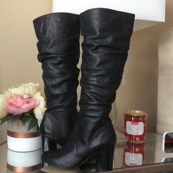 TAHARI Black Soft Nappa Leather Boots - Picture 2 of 15